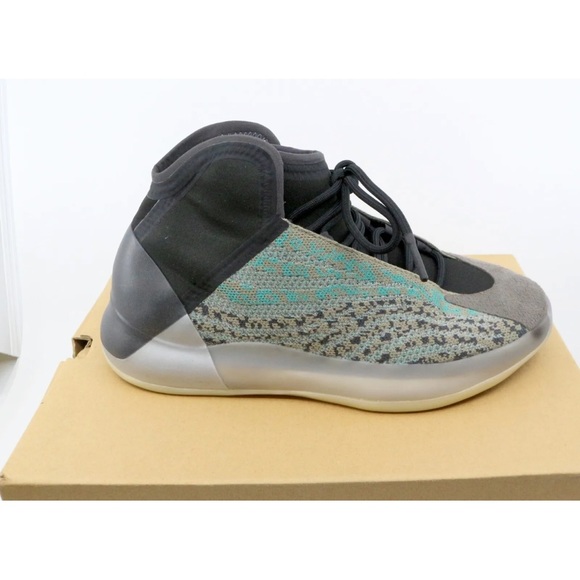 Yeezy QNTM us men size 9. 100 percent authentic NWT - Picture 4 of 6